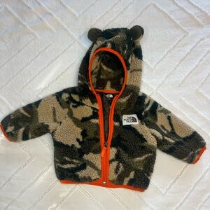 The North Face Baby Infant Campshire Bear Hoodie 0-3 month newborn North Face